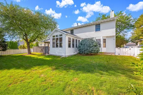 Exterior - 9 Chiswick Cir, Bloomington, IL 61704 photo 4 of 9