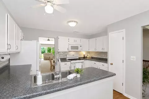 Kitchen - 13453 S Redberry Cir, Plainfield, IL 60544 photo 4 of 4