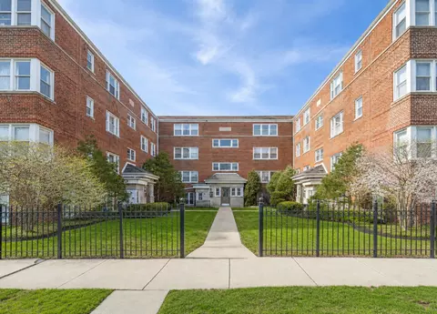 2914 W Berwyn St #2, Chicago, IL 60625