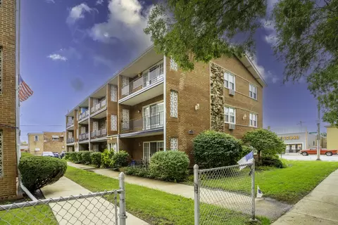 6255 S Mason St #1C, Chicago, IL 60638