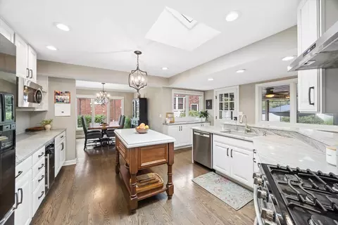Kitchen - 110 S Herbert Rd, Riverside, IL 60546 photo 2 of 4