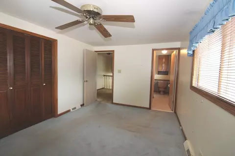 Bedroom - 263 Norman Ct, Des Plaines, IL 60016 photo 2 of 6