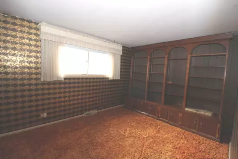 Bedroom - 263 Norman Ct, Des Plaines, IL 60016 photo 5 of 6