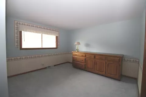 Bedroom - 263 Norman Ct, Des Plaines, IL 60016 photo 3 of 6