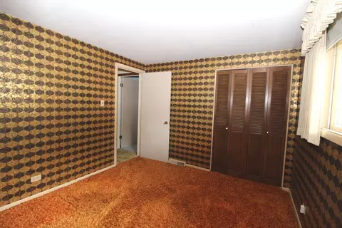 Bedroom - 263 Norman Ct, Des Plaines, IL 60016 photo 6 of 6