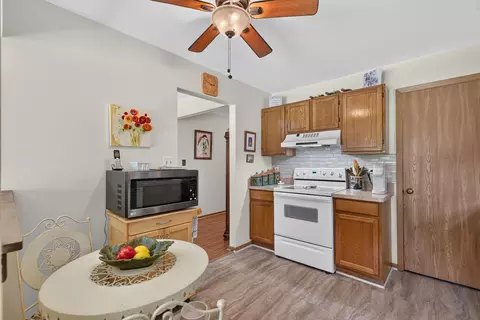 Kitchen - 205 N Creekside Trl #A, Mchenry, IL 60050 photo 5 of 5