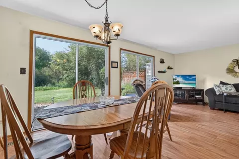 Dining - 205 N Creekside Trl #A, Mchenry, IL 60050 photo 2 of 2