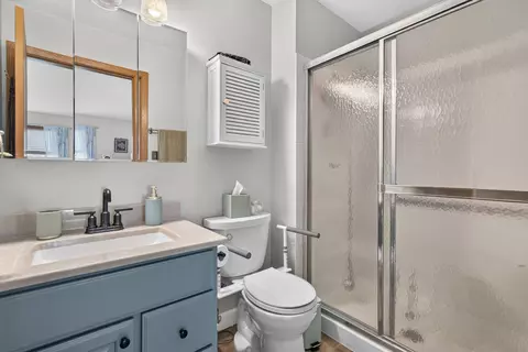 Bath - 205 N Creekside Trl #A, Mchenry, IL 60050 photo 1 of 2