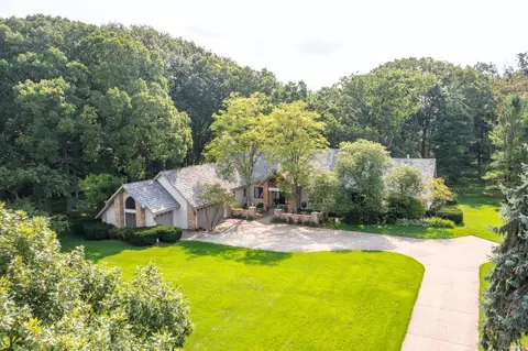 5520 Hilltop Ln, Libertyville, IL 60048