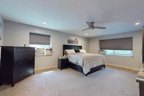 Bedroom - 674 Sycamore Ln, Wheeling, IL 60090 photo 4 of 5