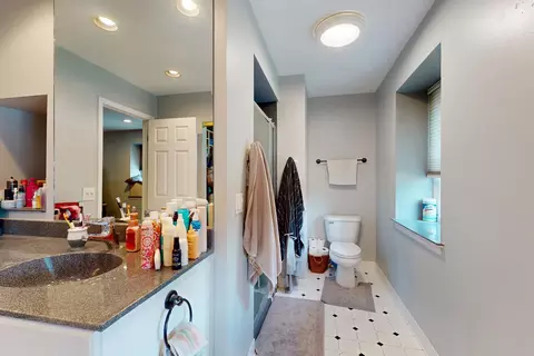 Bath - 674 Sycamore Ln, Wheeling, IL 60090 photo 4 of 4
