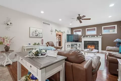 Living - 104 Park View Dr, Eldridge, IA 52748 photo 1 of 2