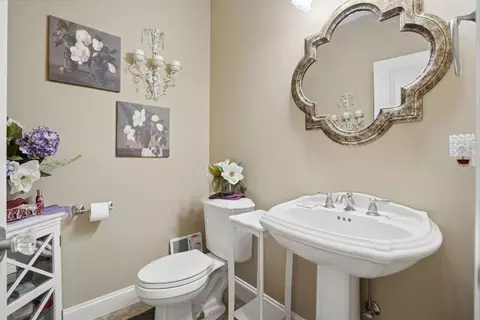 Bath - 104 Park View Dr, Eldridge, IA 52748 photo 1 of 4