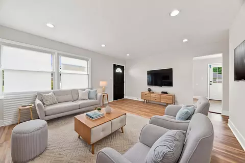 Living - 16460 Honore Ave, Markham, IL 60428 photo 1 of 4