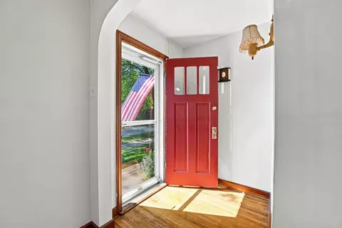 Entry Way - 748 E Jackson St, Morris, IL 60450 photo 1 of 2