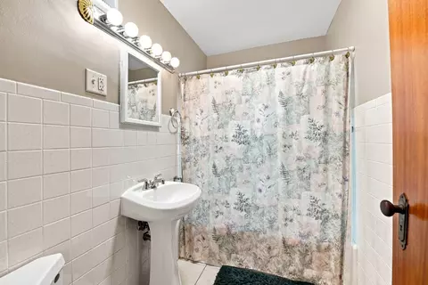 Bath - 748 E Jackson St, Morris, IL 60450 photo 1 of 2