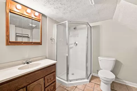 Bath - 748 E Jackson St, Morris, IL 60450 photo 2 of 2