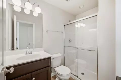 Bath - 3605 Harmony Cir, Elgin, IL 60124 photo 3 of 5