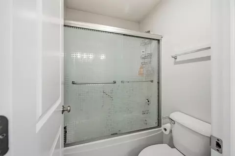 Bath - 3605 Harmony Cir, Elgin, IL 60124 photo 4 of 5