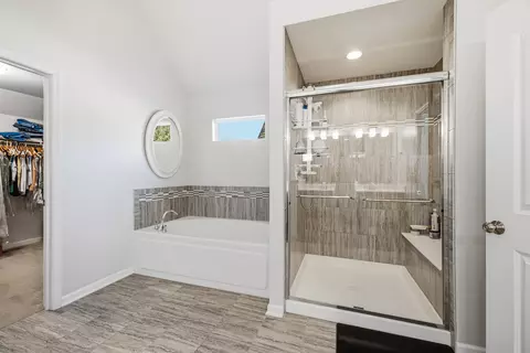 Bath - 3605 Harmony Cir, Elgin, IL 60124 photo 2 of 5