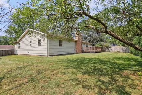 Exterior - 2118 Bristol Rd, Champaign, IL 61821 photo 10 of 11
