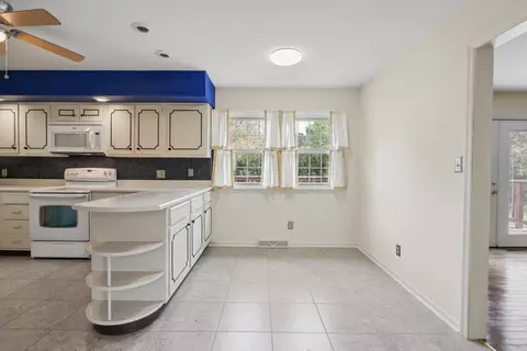 Kitchen - 2118 Bristol Rd, Champaign, IL 61821 photo 1 of 6