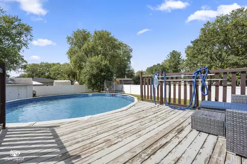 Exterior - 856 N Western Hills Dr, Kankakee, IL 60901 photo 4 of 9