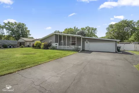 Exterior - 856 N Western Hills Dr, Kankakee, IL 60901 photo 8 of 9