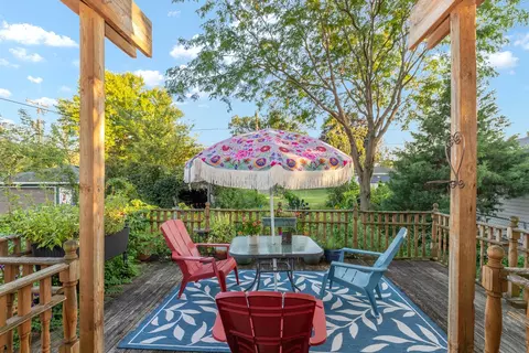 Exterior - 35 W Maple Ave, Roselle, IL 60172 photo 4 of 6
