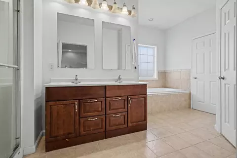 Bath - 4397 Renaissance Dr, Normal, IL 61761 photo 1 of 2