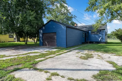 Exterior - 70 E 150th St, Harvey, IL 60426 photo 3 of 4