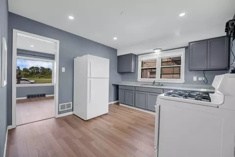 Entry Way - 70 E 150th St, Harvey, IL 60426 photo 1 of 1