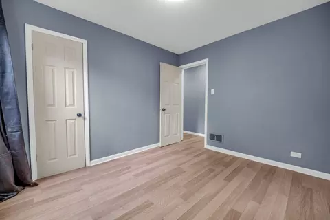 Bedroom - 70 E 150th St, Harvey, IL 60426 photo 2 of 6