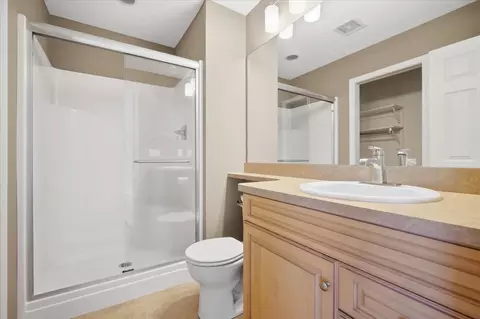 Bath - 3 Lavender Ln, Bloomington, IL 61704 photo 7 of 8