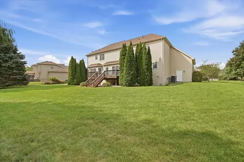 Exterior - 3 Lavender Ln, Bloomington, IL 61704 photo 6 of 12