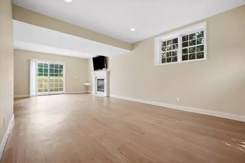 Living - 3 Lavender Ln, Bloomington, IL 61704 photo 9 of 13