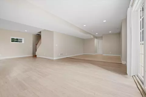 Living - 3 Lavender Ln, Bloomington, IL 61704 photo 11 of 13
