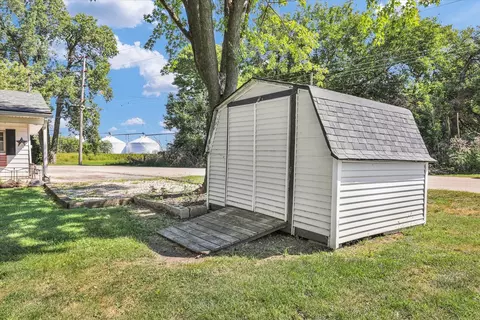 Exterior - 446 Chestnut St E, Paxton, IL 60957 photo 7 of 16
