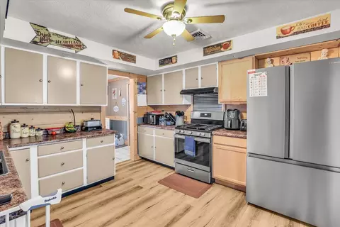 Kitchen - 446 Chestnut St E, Paxton, IL 60957 photo 1 of 2