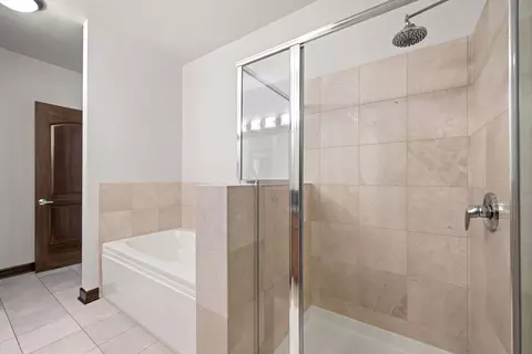 Bath - 450 E Waterside Dr #2911, Chicago, IL 60601 photo 2 of 4