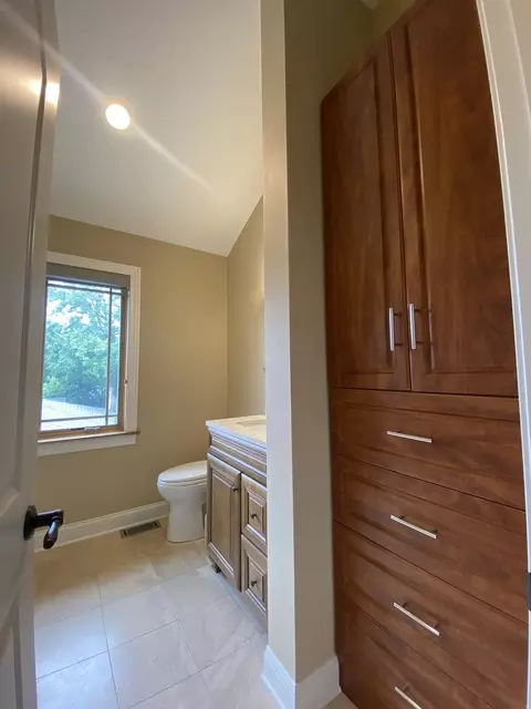 Bath - 1052 Margret St, Des Plaines, IL 60016 photo 6 of 9