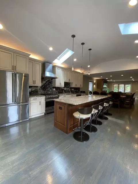 Kitchen - 1052 Margret St, Des Plaines, IL 60016 photo 3 of 3
