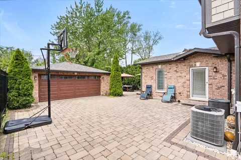 Exterior - 1052 Margret St, Des Plaines, IL 60016 photo 3 of 6