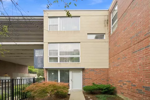 3143 S Michigan Ave, Chicago, IL 60616