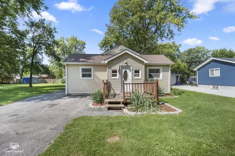Exterior - 403 8th St, Mazon, IL 60444 photo 1 of 4