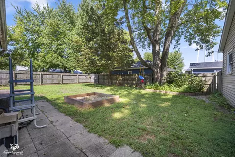 Exterior - 403 8th St, Mazon, IL 60444 photo 2 of 4