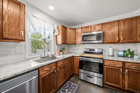 Kitchen - 420 E Hitt St, Mount Morris, IL 61054 photo 2 of 3