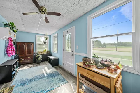 Entry Way - 420 E Hitt St, Mount Morris, IL 61054 photo 5 of 5