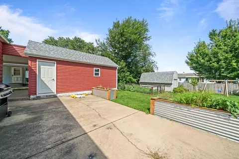 Exterior - 420 E Hitt St, Mount Morris, IL 61054 photo 3 of 6