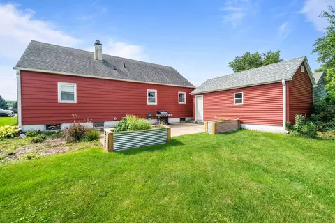 Exterior - 420 E Hitt St, Mount Morris, IL 61054 photo 5 of 6